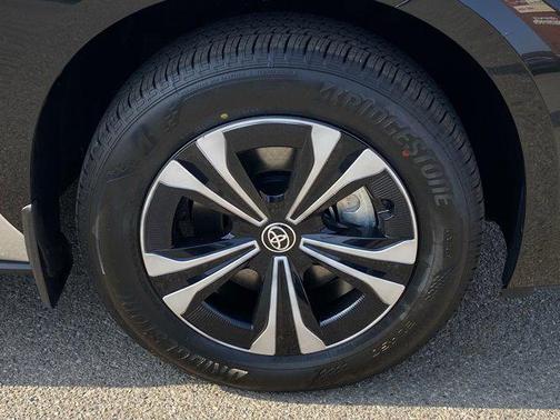 2025 Toyota bZ4X XLE