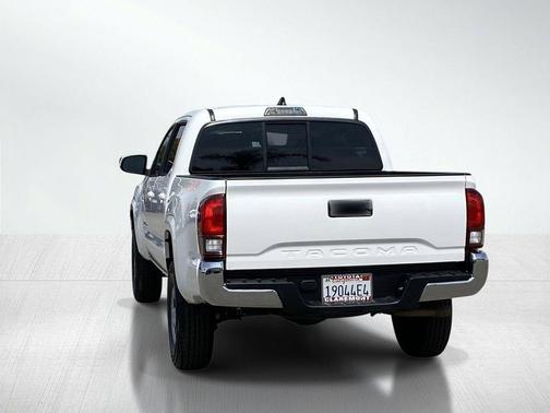 Ice Cap 2023 Toyota Tacoma SR5