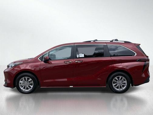 Ruby Flare Pearl 2026 Toyota Sienna XLE