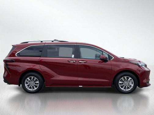Ruby Flare Pearl 2026 Toyota Sienna XLE