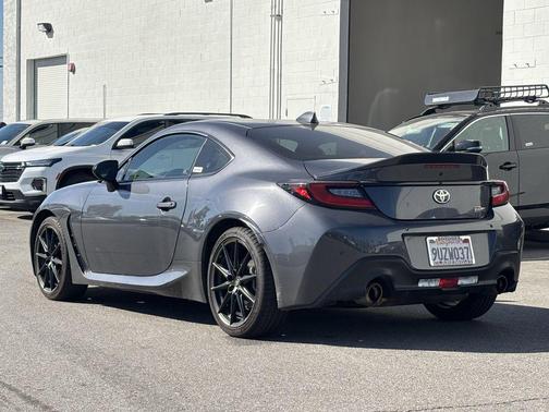 2025 Toyota GR86 Premium