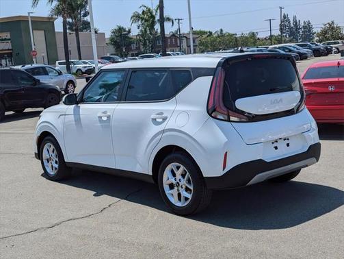 2024 Kia Soul LX