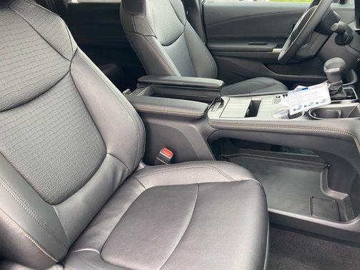 2025 Toyota Sienna Woodland Edition