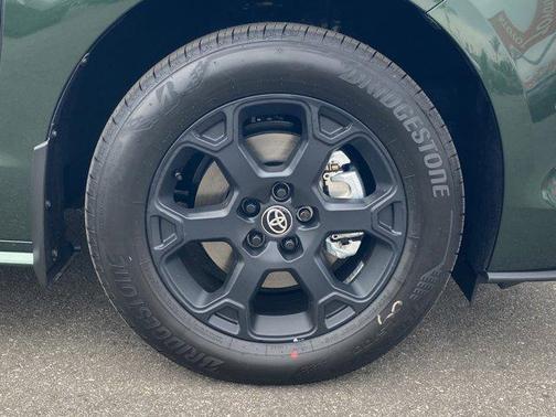 2025 Toyota Sienna Woodland Edition