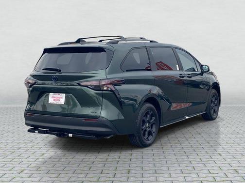2025 Toyota Sienna Woodland Edition