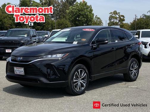 Black 2022 Toyota Venza LE