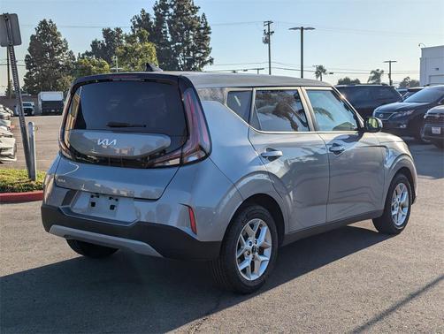 2023 Kia Soul LX
