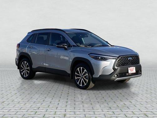 2025 Toyota Corolla Cross XLE