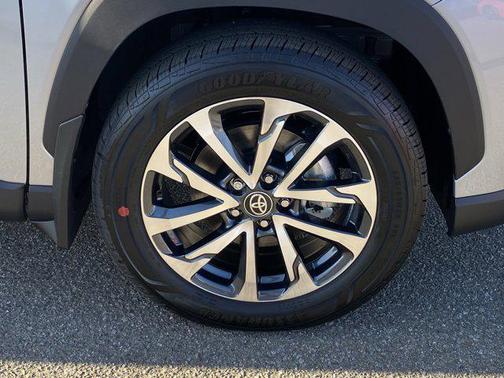 2025 Toyota Corolla Cross XLE