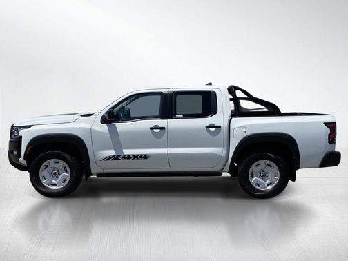 Glacier White 2024 Nissan Frontier SV