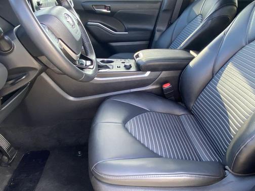 2025 Toyota Highlander XSE