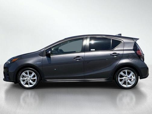 Magnetic Gray Metallic 2018 Toyota Prius c Four