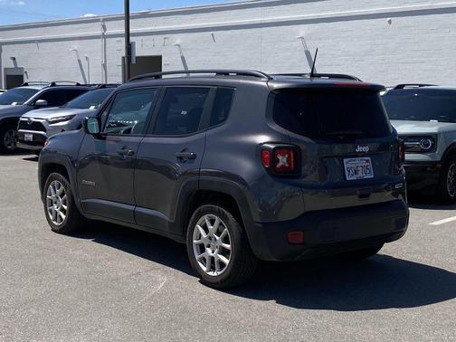 Granite Crystal Metallic Clearcoat 2019 Jeep Renegade Latitude