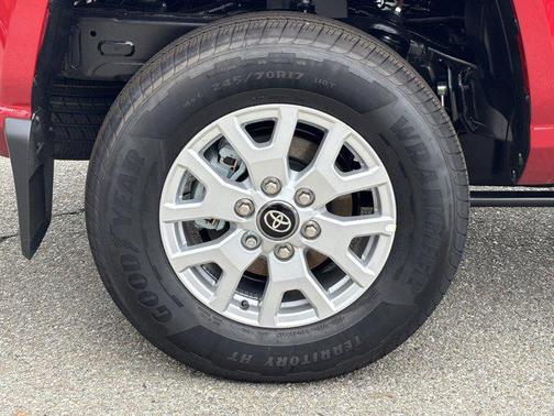 2025 Toyota Tacoma SR5