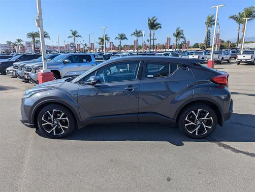 2022 Toyota C-HR XLE