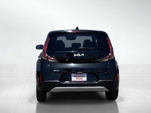 Fusion Black 2025 Kia Soul LX