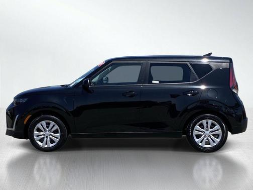 Fusion Black 2025 Kia Soul LX