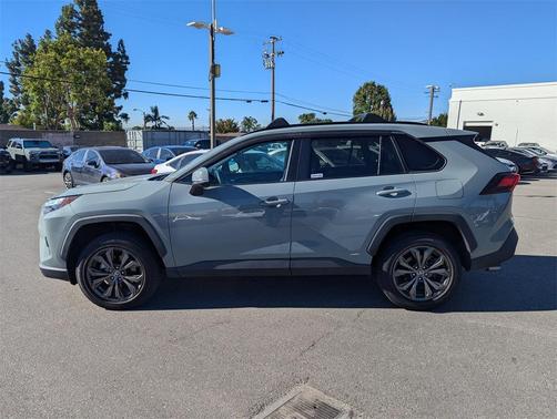 2022 Toyota RAV4 Hybrid XLE Premium