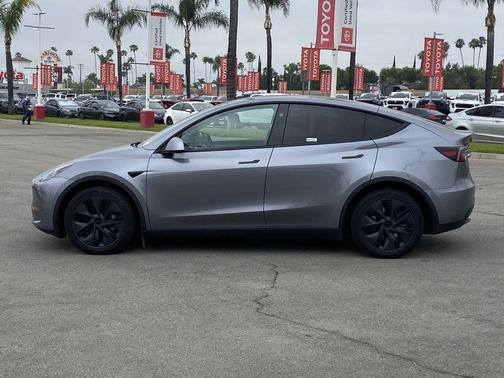 2024 Tesla Model Y Long Range Dual Motor All-Wheel Drive