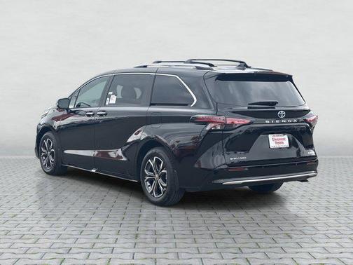 2025 Toyota Sienna Platinum 7 Passenger