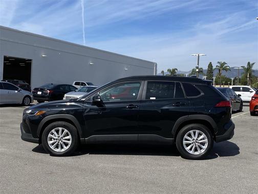 2025 Toyota Corolla Cross LE