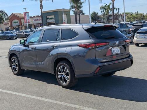 2024 Toyota Highlander XLE
