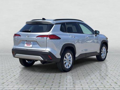 2025 Toyota Corolla Cross LE