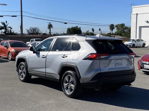 2025 Toyota RAV4 XLE