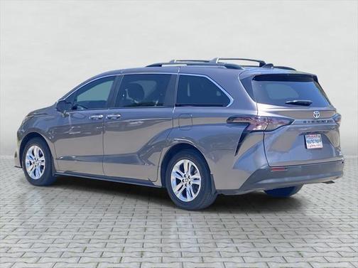 2023 Toyota Sienna XLE 7 Passenger