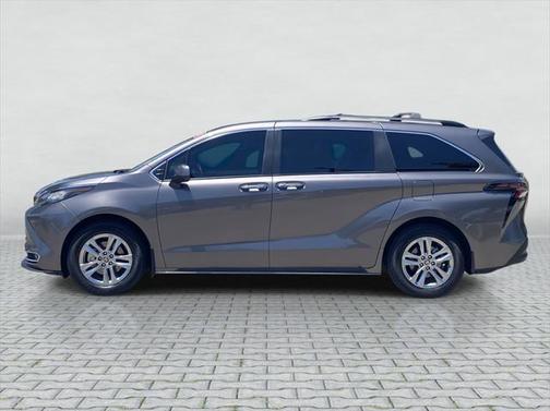 2023 Toyota Sienna XLE 7 Passenger