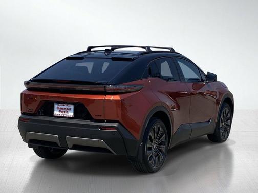 Tandoori w/Midnight Black Metallic Roof 2026 Toyota C-HR XSE