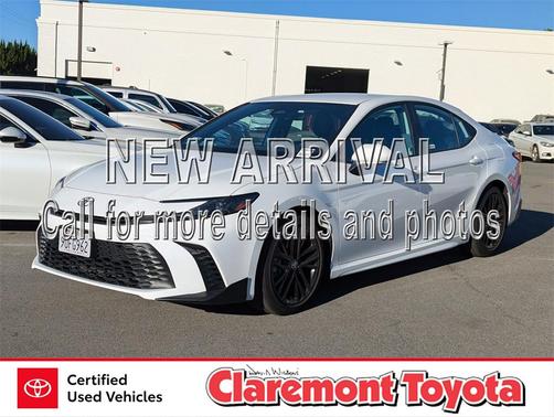 2025 Toyota Camry SE