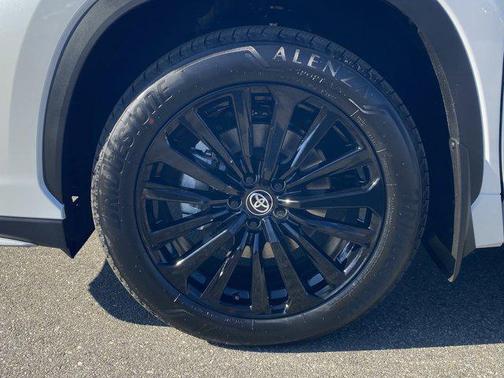 2026 Toyota Highlander XSE