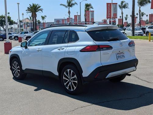 2024 Toyota Corolla Cross XLE
