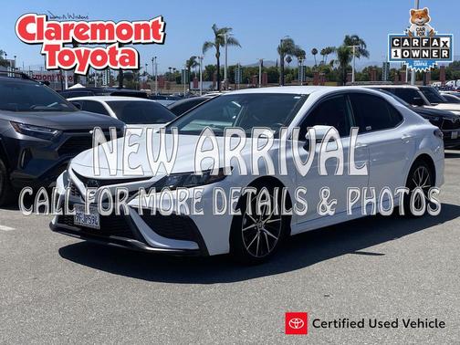 Ice 2023 Toyota Camry SE