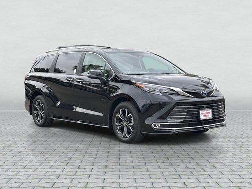 2025 Toyota Sienna Platinum 7 Passenger