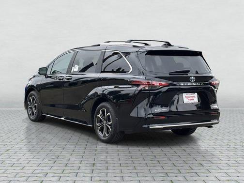 2025 Toyota Sienna Platinum 7 Passenger