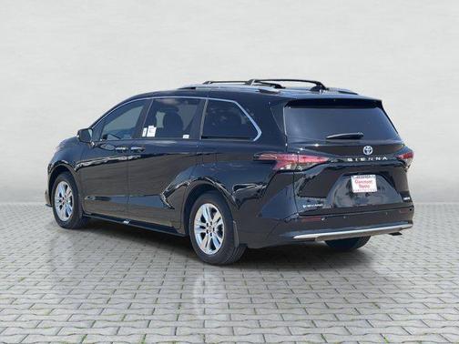 2025 Toyota Sienna Limited 7-Passenger