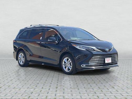 2025 Toyota Sienna Limited 7-Passenger