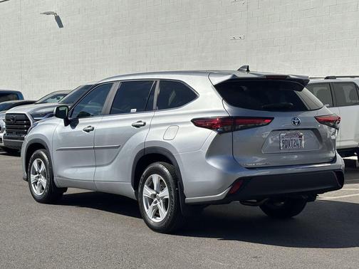 2023 Toyota Highlander Hybrid LE