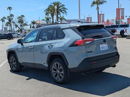 2022 Toyota RAV4 Hybrid XLE Premium