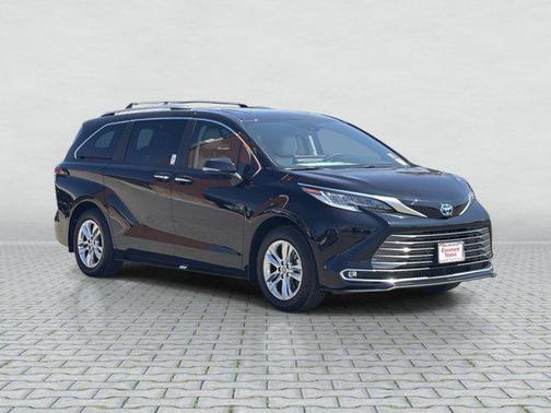 2025 Toyota Sienna Limited 7-Passenger