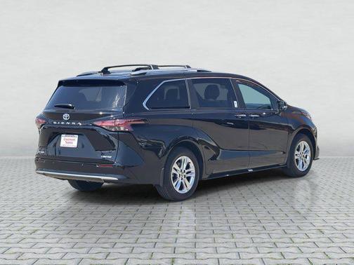 2025 Toyota Sienna Limited 7-Passenger