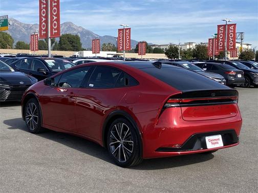 2025 Toyota Prius XLE