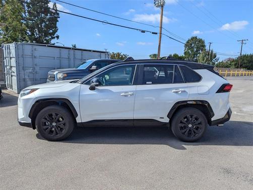 2023 Toyota RAV4 Hybrid SE