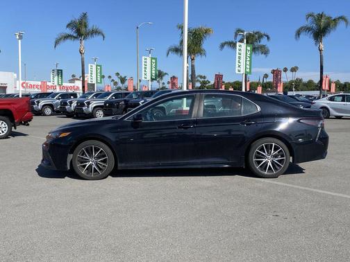 Midnight Black Metallic 2023 Toyota Camry SE