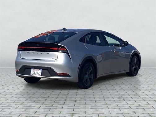 2025 Toyota Prius LE