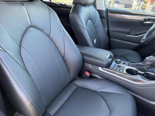 2026 Toyota Highlander Limited