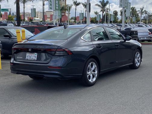 Crystal Black Pearl 2025 Honda Accord LX 1.5T