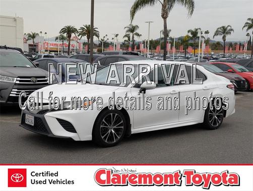 2020 Toyota Camry SE